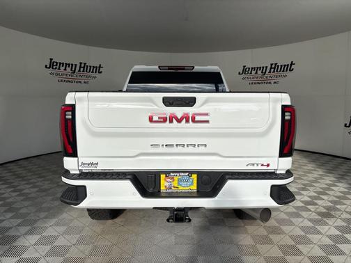 2025 GMC Sierra 2500 AT4