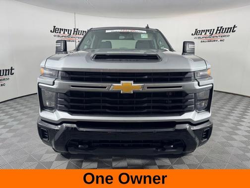 Sterling Gray Metallic 2024 Chevrolet Silverado 2500 Custom