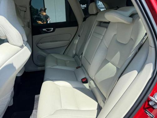 2019 Volvo XC60 T6 Momentum