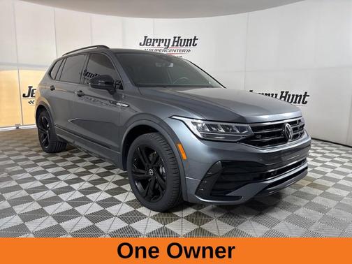 Platinum Gray Metallic 2023 Volkswagen Tiguan 2.0T SE R-Line Black