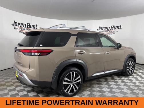 2024 Nissan Pathfinder Platinum