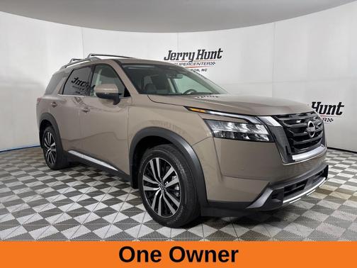 2024 Nissan Pathfinder Platinum