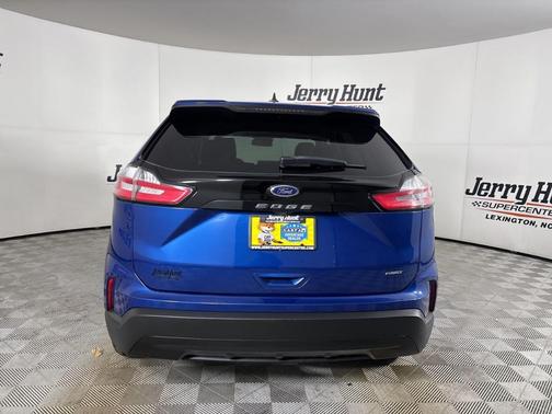 2023 Ford Edge SE
