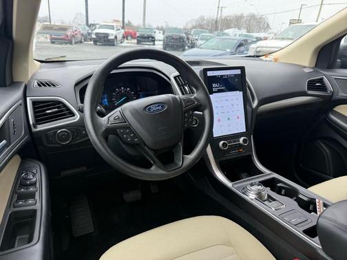 2023 Ford Edge SE