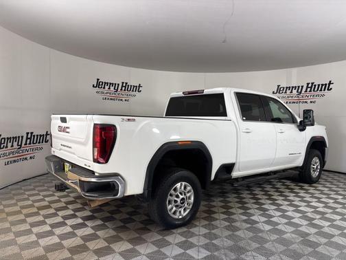 Summit White 2023 GMC Sierra 2500 SLE