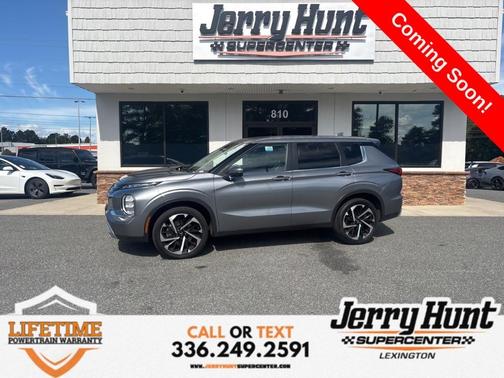 2023 Mitsubishi Outlander SE