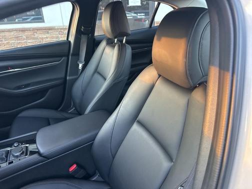 2025 Mazda Mazda3 FWD w/Preferred Package