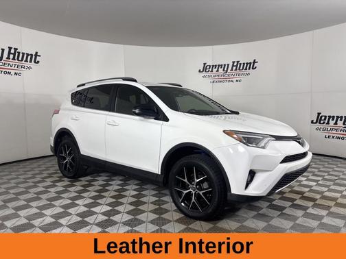 2017 Toyota RAV4 SE