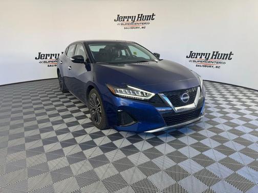 2023 Nissan Maxima SV