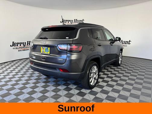 2022 Jeep Compass Latitude Lux