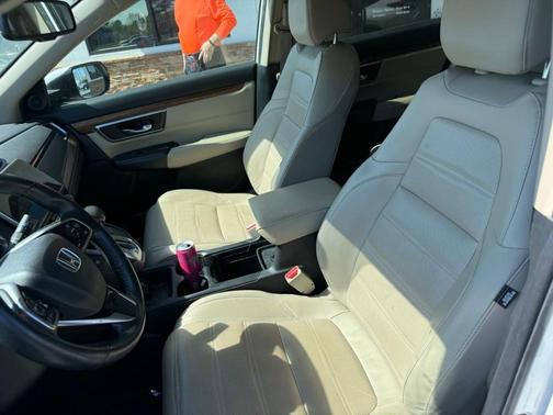 White 2019 Honda CR-V EX-L