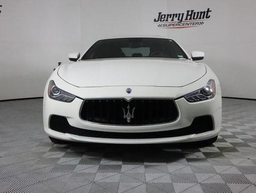 Photo 2 of 34 of 2017 Maserati Ghibli Base