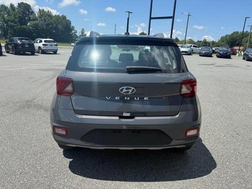 2024 Hyundai VENUE Limited