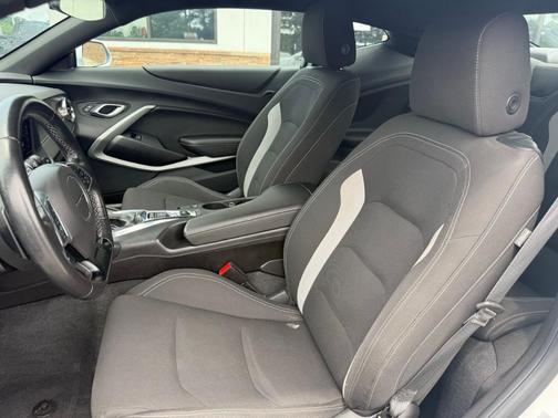 2022 Chevrolet Camaro 1LT