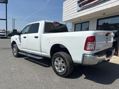 Bright White Clearcoat 2024 RAM 2500 Big Horn