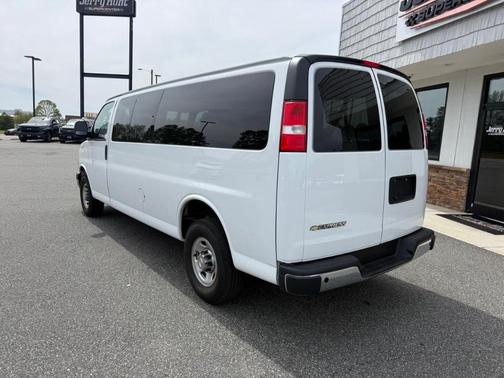 Summit White 2024 Chevrolet Express 3500 LT