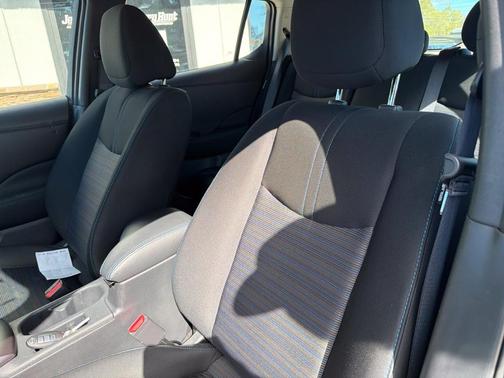 Gun Metallic 2025 Nissan Leaf S
