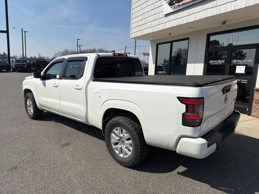 2022 Nissan Frontier SV