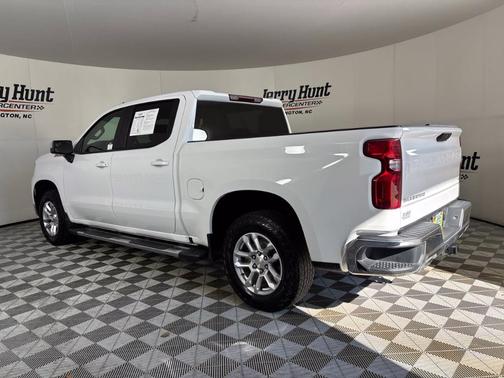 Summit White 2025 Chevrolet Silverado 1500 LT