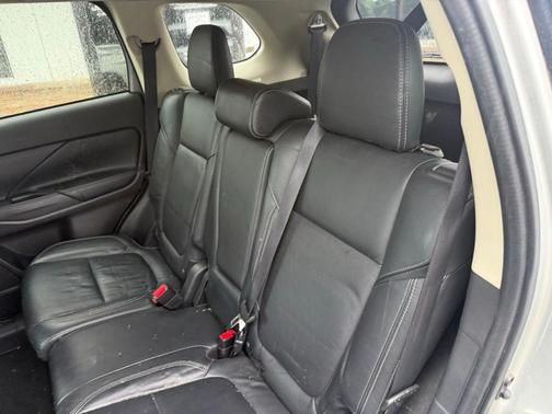 Silver 2020 Mitsubishi Outlander SEL
