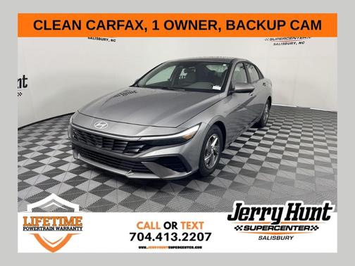 2025 Hyundai ELANTRA SE