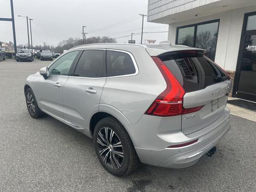 2022 Volvo XC60 B5 Inscription