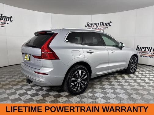 2022 Volvo XC60 B5 Inscription