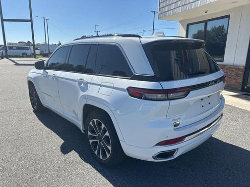 2022 Jeep Grand Cherokee Overland