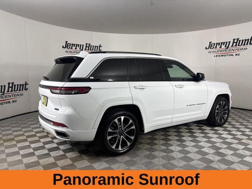 2022 Jeep Grand Cherokee Overland