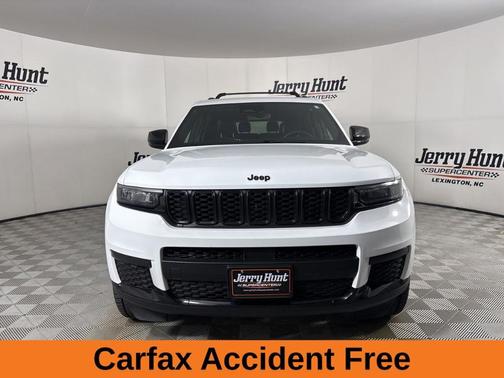 Bright White Clearcoat 2023 Jeep Grand Cherokee L Laredo