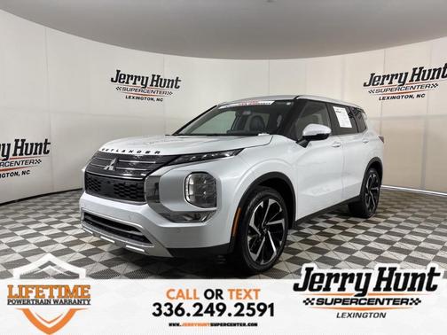2023 Mitsubishi Outlander SE