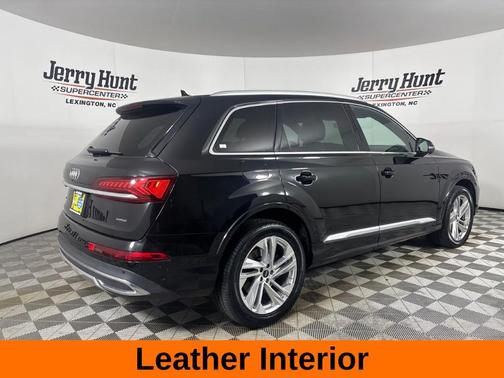 Mythos Black Metallic 2023 Audi Q7 55 Premium