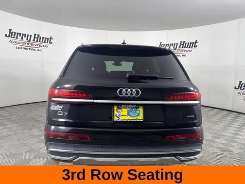 Mythos Black Metallic 2023 Audi Q7 55 Premium