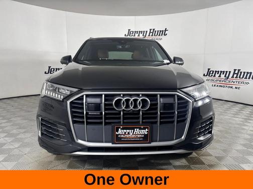 Mythos Black Metallic 2023 Audi Q7 55 Premium