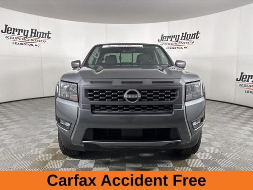 2025 Nissan Frontier SV