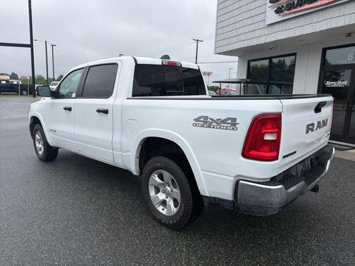 Bright White Clearcoat 2025 RAM 1500 Big Horn/Lone Star
