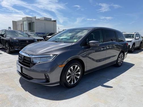 Modern Steel Metallic 2024 Honda Odyssey
