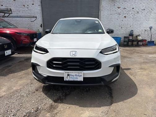 Platinum White Pearl 2024 Honda HR-V