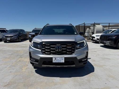 Lunar Silver Metallic 2024 Honda Passport