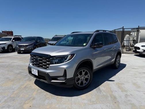 Lunar Silver Metallic 2024 Honda Passport