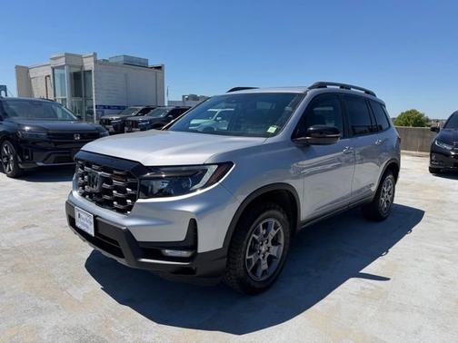 Lunar Silver Metallic 2024 Honda Passport