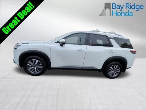 2024 Nissan Pathfinder SL