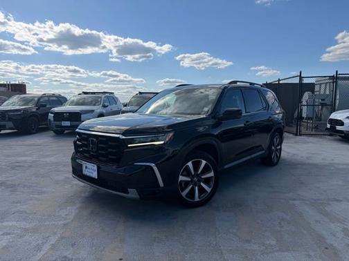 Crystal Black Pearl 2023 Honda Pilot