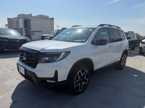 Platinum White Pearl 2023 Honda Passport