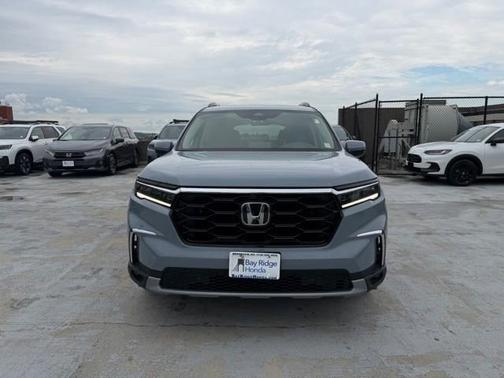 Sonic Gray Pearl 2023 Honda Pilot