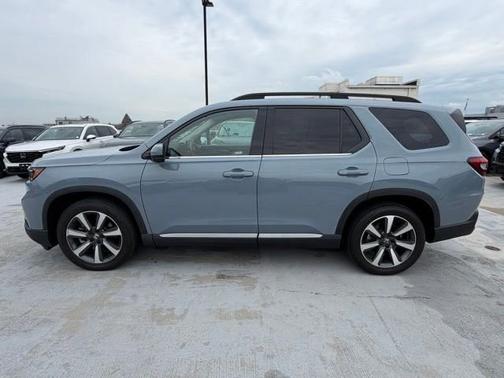 Sonic Gray Pearl 2023 Honda Pilot