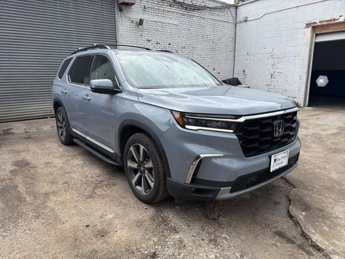 Sonic Gray Pearl 2023 Honda Pilot