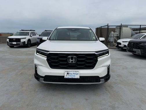Platinum White Pearl 2024 Honda Pilot