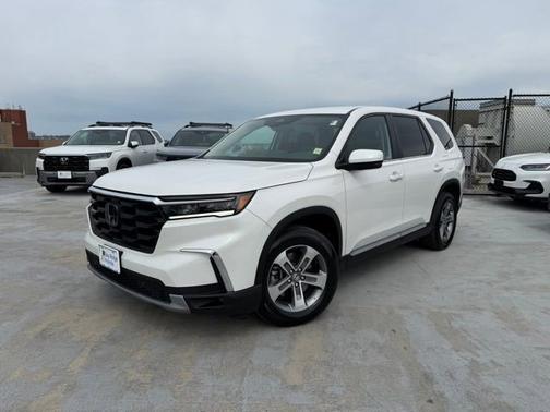 Platinum White Pearl 2024 Honda Pilot