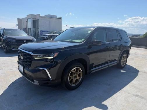 Crystal Black Pearl 2023 Honda Pilot